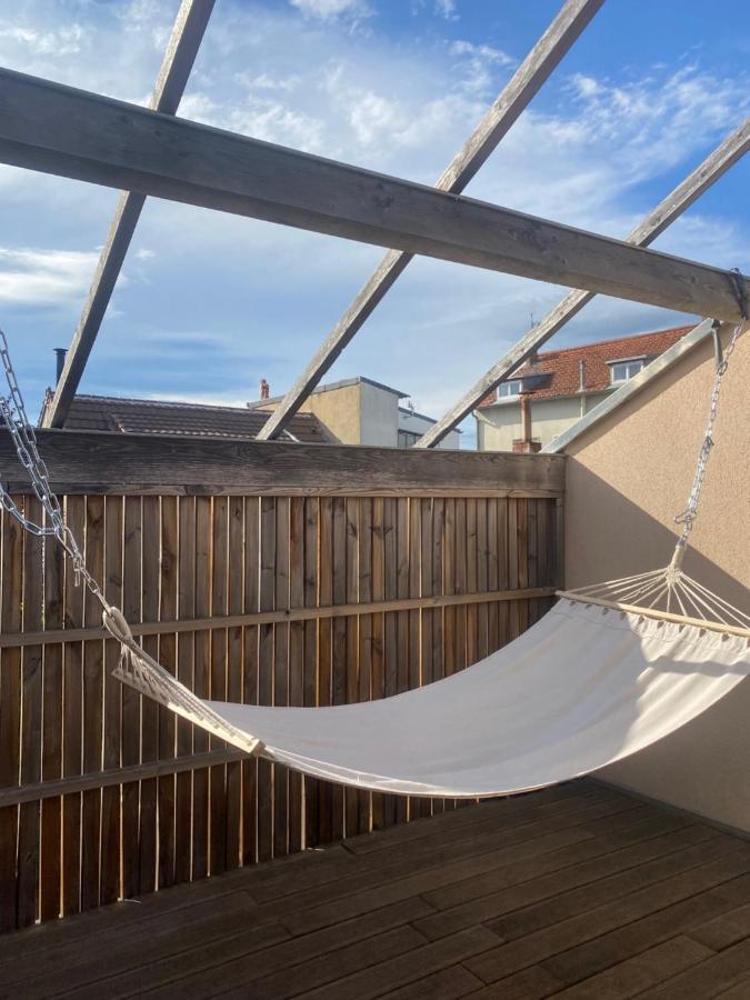 Loft Avec Terrasse Pour 4 Pers A 3Km Du Circuit Avec Garage Au Calme Daire Le Mans Dış mekan fotoğraf