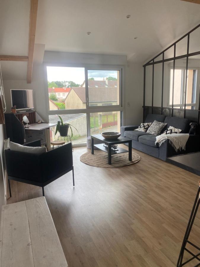 Loft Avec Terrasse Pour 4 Pers A 3Km Du Circuit Avec Garage Au Calme Daire Le Mans Dış mekan fotoğraf